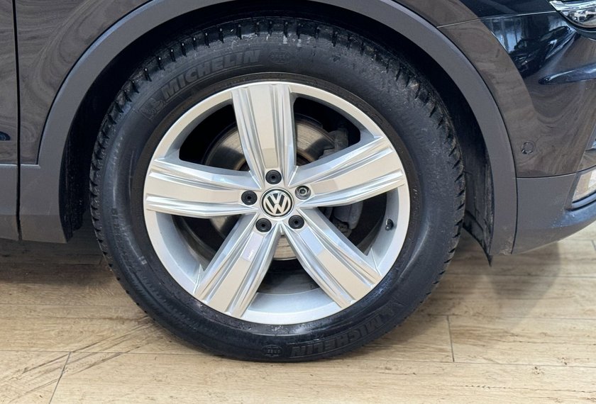Volkswagen Tiguan Tiguan Highline 1.5 TSI DSG Head-Up*19&apos;&apos;*Dig.Coc