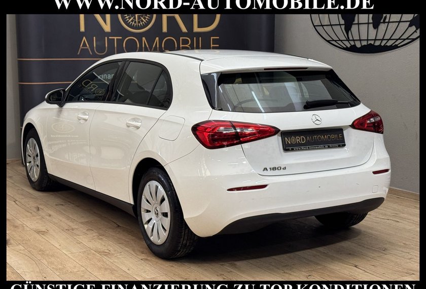Mercedes-Benz A 180 A 180d Panorama/Navi/Tempomat