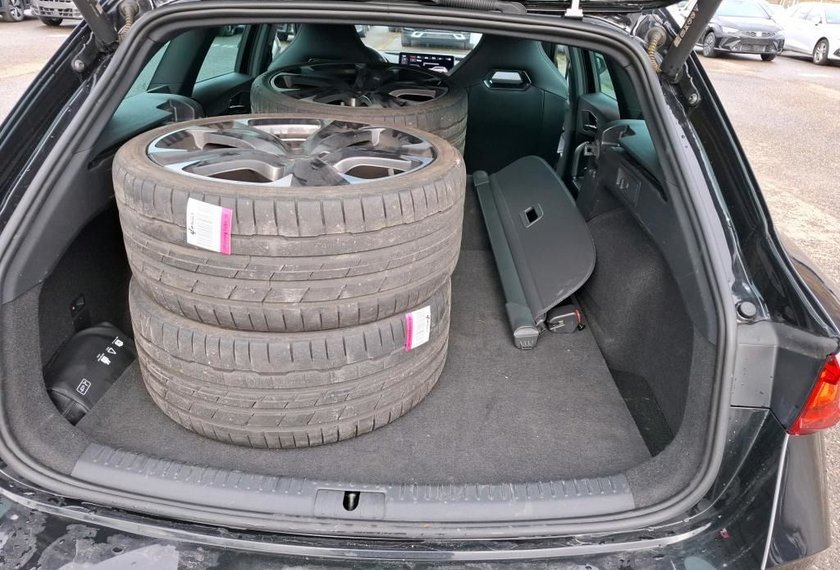 Cupra Leon Leon SP VZ 1.4 TSI e-HYBRID DSG AHK/Kamera/19/