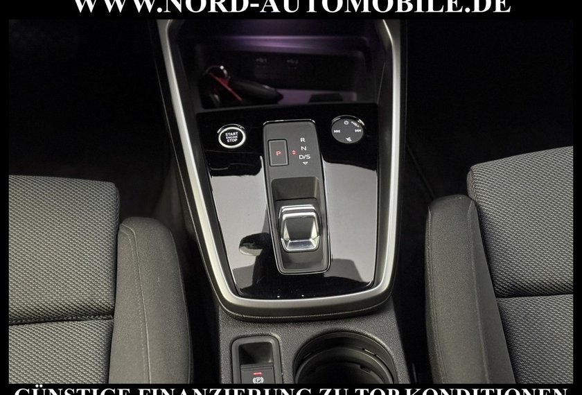 Audi A3 A3 Sportback S-Line  30 TFSI S-Tronic AHK/18/