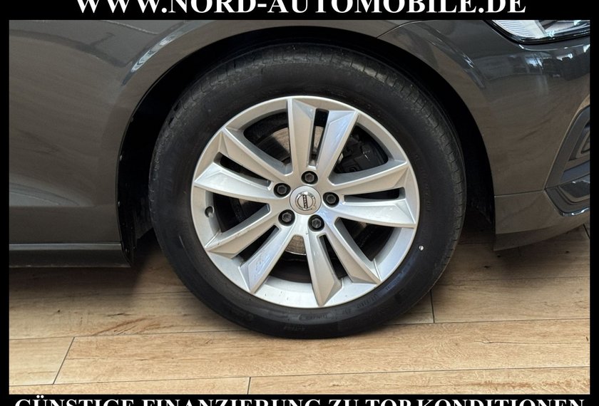 Volvo V60 V60 Kombi D3 Momentum Pro *LED*Navi*AHK*Kamera*