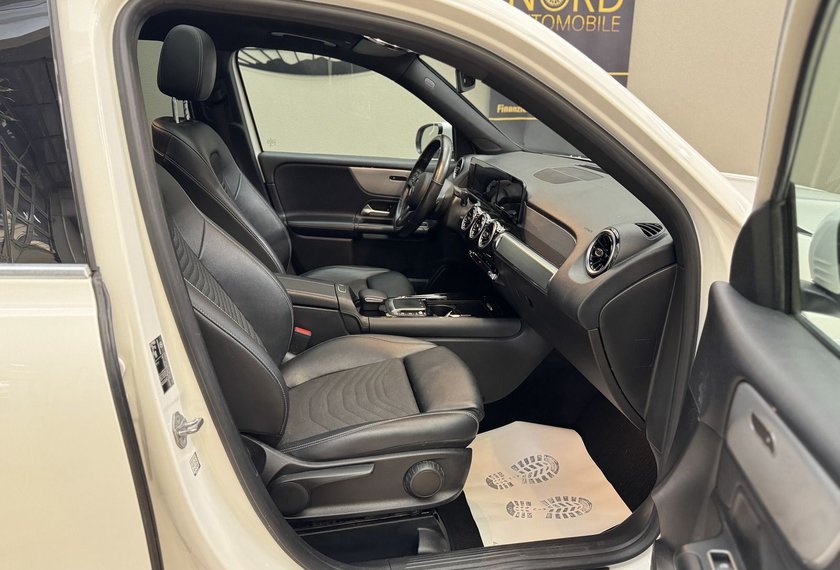 Mercedes-Benz GLB 200 GLB 200 d 4MATIC *7-SITZER*DISTRO+*AHK*PANO*LED*