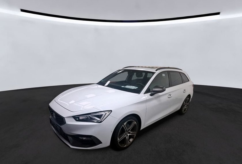 Seat Leon Leon SP FR 1.5 eTSI DSG Pano/AHK/18/Kamera/Navi/