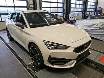 Cupra Leon Leon Sportstourer VZ 1.4 TSI e-Hybrid DSG Kamera