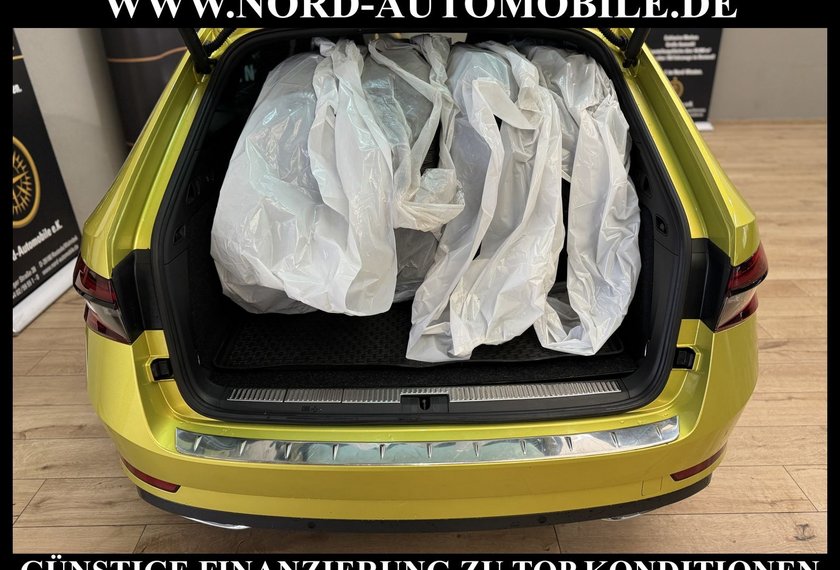 Skoda Superb Superb Combi Sportline iV 1.4 TSI DSG *AHK*PANO*