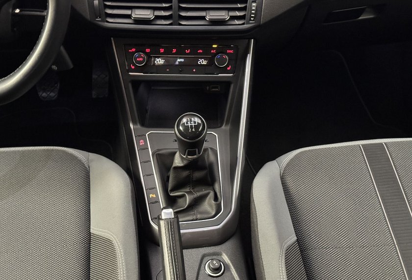 Volkswagen Polo Polo VI 1.6 TDI Highline*Navigation*LED*PDC*LM17