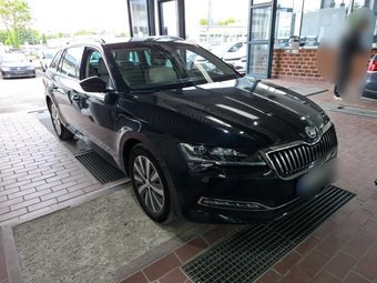 Skoda Superb Superb Combi 2.0 TDI Style DSG Kamera/Navi/LED