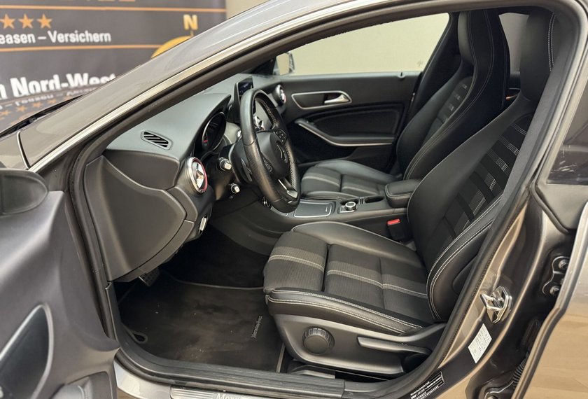 Mercedes-Benz CLA 180 CLA 180 Coupé *LED*Navi*Kamera*AHK*17Z-AMG*