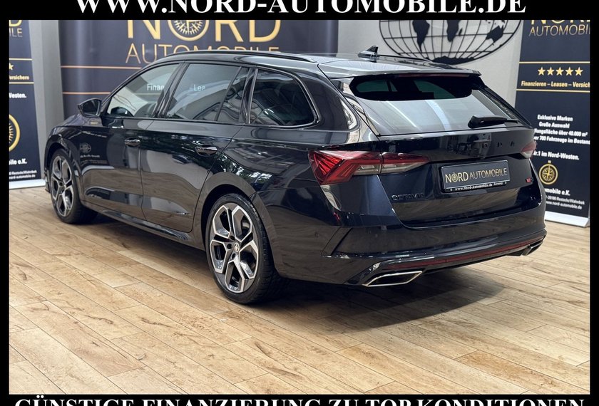 Skoda Octavia Octavia Combi 2.0 TSI RS Plus DSG Pano/HeadUp/19