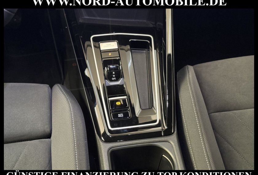 Volkswagen Golf Golf Style 2.0 TSI DSG Navi/LED/18/PDC