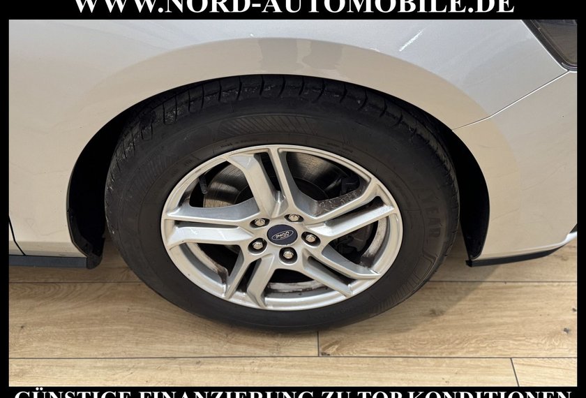 Ford Focus Focus Turnier 1.5 EcoBlue *LED*NAVI*AHK*SHZ*16Z*