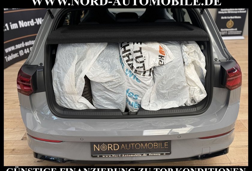 Volkswagen Golf Golf R-Line Black Style 1.5 eTSI DSG Pano/Kamera