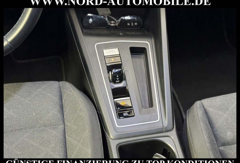 Volkswagen Golf Golf Life 2.0 TDI DSG Navi/LED/AHK/PDC/ACC