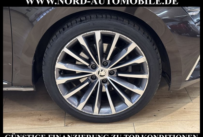 Skoda Superb Superb Combi Laurin &amp; Klement 2.0 TDI DSG AHK/19