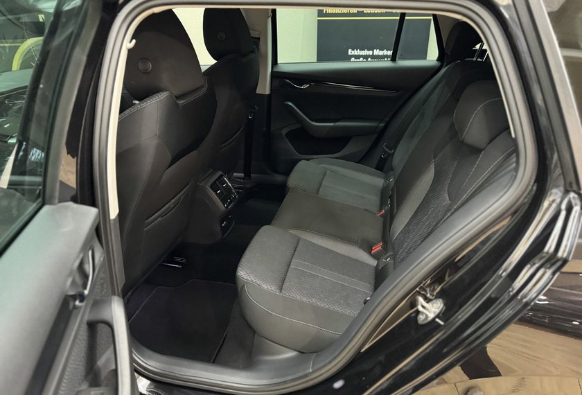 Skoda Octavia Octavia Combi Clever 1.0 TSI e DSG LED*Navi*17''