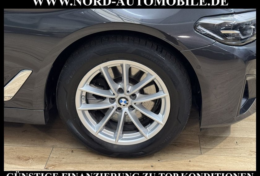 BMW 520 520 d Touring xDrive *LED*AHK*Luft*ParkAss*Leder