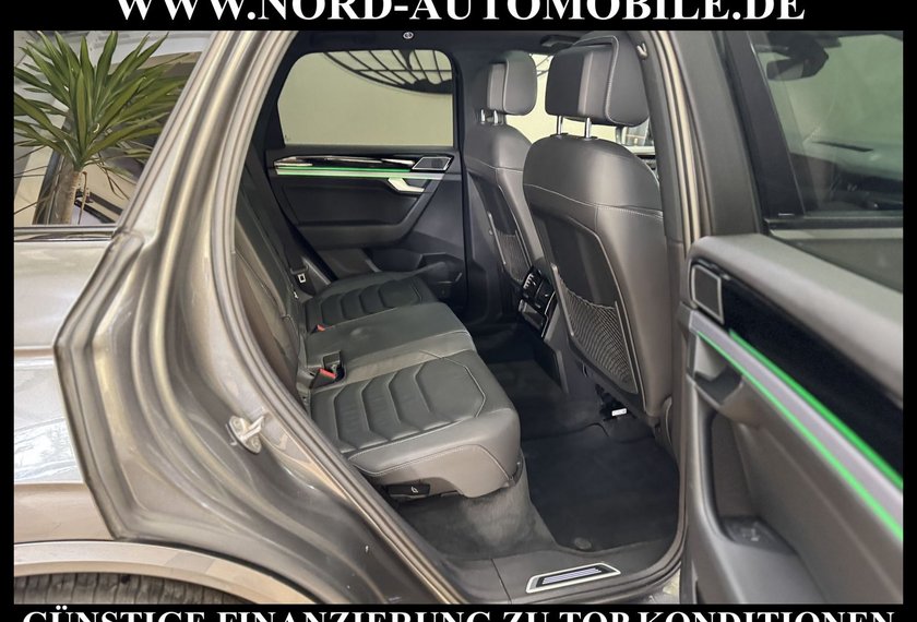 Volkswagen Touareg Touareg 3.0 TDI R-Line Black Style Luft/22/Innov