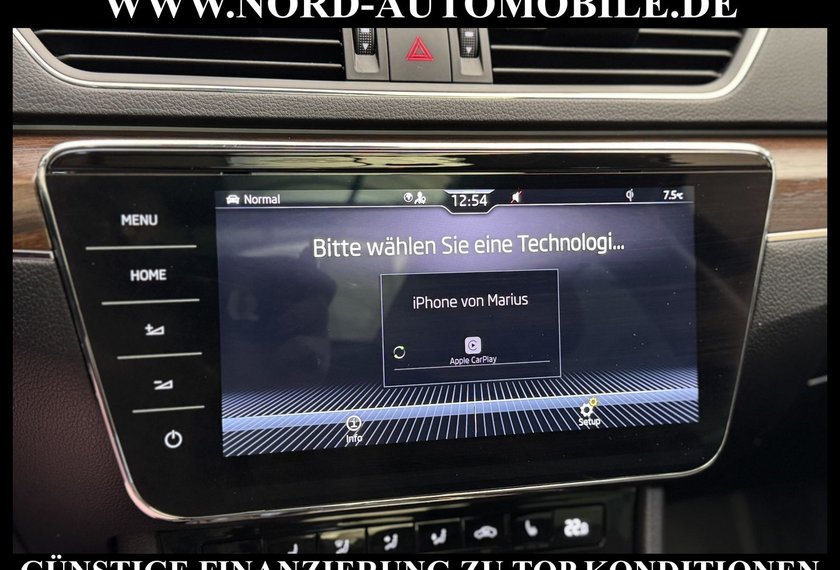 Skoda Superb Superb Combi SCOUT TDI DSG 4x4 *AHK*PANO*UPE61*