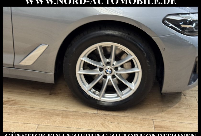 BMW 520 520 d Touring xDrive *LED*StHz*AHK*Luft*ParkAss*