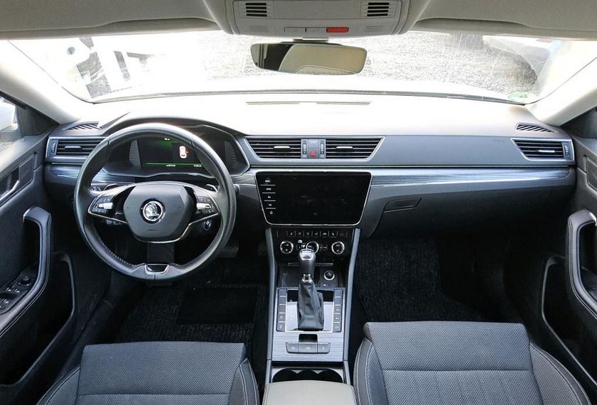 Skoda Superb Superb Combi Style 2.0 TDI DSG Kamera/Navi/LED