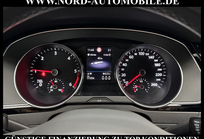 Volkswagen Passat Variant Passat Variant R-Line 2.0 TDI DSG AHK/Kamera/Nav