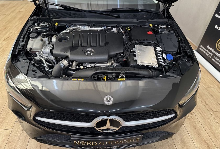 Mercedes-Benz A 200 A 200 d Entry *LED*MBUX*AHK*Kamera*Spur*SHZ*