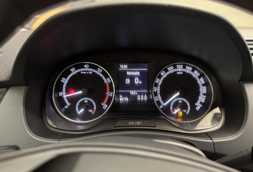 Skoda Fabia Fabia Combi Active 1.0 MPI Klima/SHZ/PDC