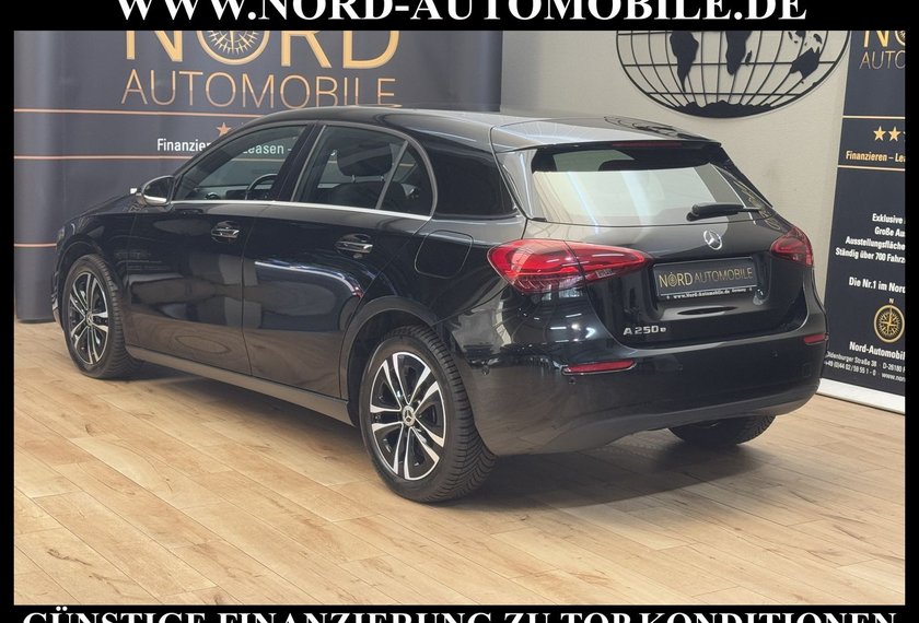 Mercedes-Benz A 250 A 250 e *Distro+*LED*Navi*Kamera*Carplay*17ZOLL*