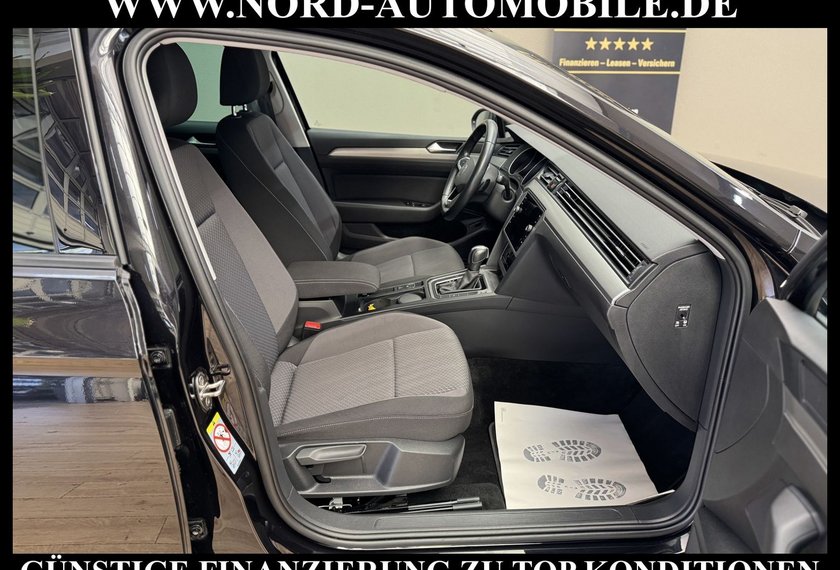 Volkswagen Passat Variant Passat Variant Basic 2.0 TDI DSG Kamera/Navi/LED
