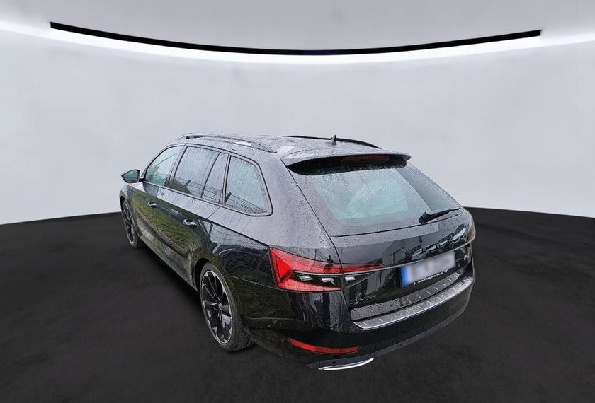 Skoda Superb Superb Combi Sportline 2.0 TSI DSG Kamera/ACC/19