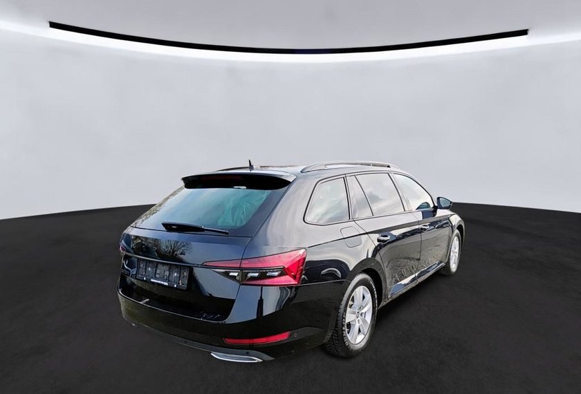 Skoda Superb Superb Combi Sportline 2.0 TDI DSG AHK/StHz/19