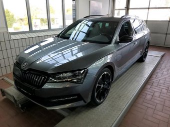 Skoda Superb Superb iV Combi Sportline 1.4 TSI DSG AHK/Kamera