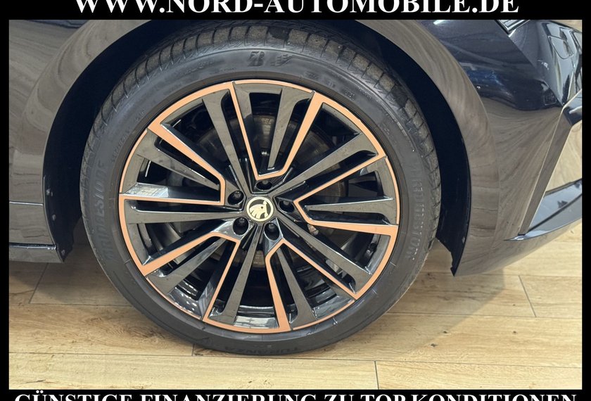 Skoda Enyaq Enyaq iV 80 x Founders Edition Suite Pano/AHK/21