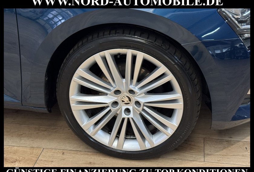 Skoda Superb Superb Combi 2.0 TDI DSG Premium *AHK*Pano*StHz*