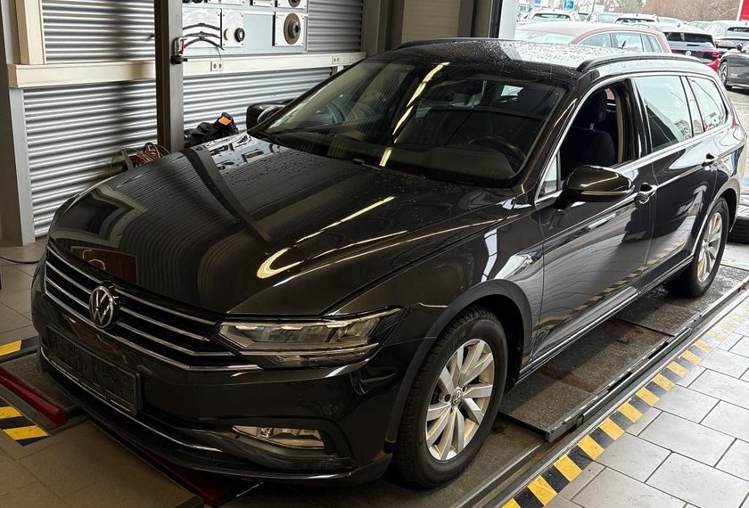 Volkswagen Passat Variant Passat Variant Business 1.5 TSI DSG Kamera/Navi/