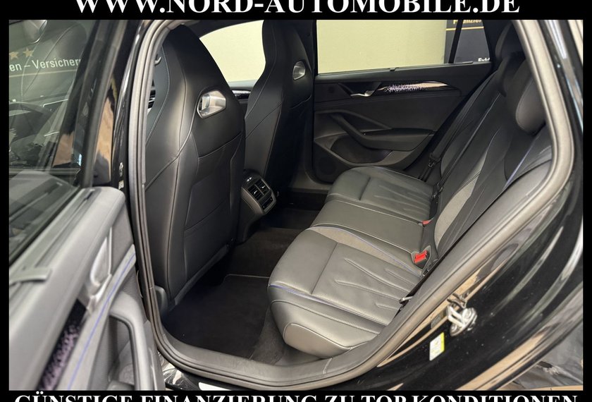 Volkswagen Passat Variant Passat Variant R-Line 1.5 TSI eHybrid DSG R-Line