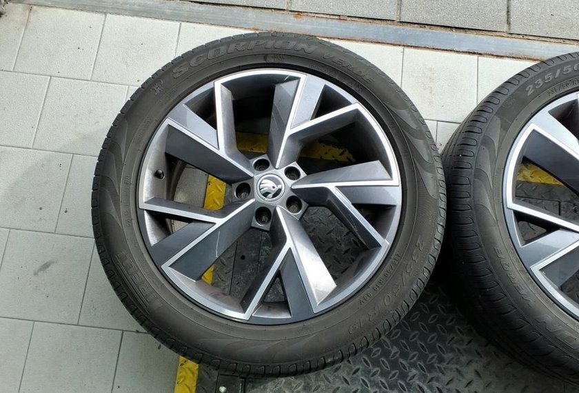 Skoda Kodiaq Kodiaq 2.0 TSI DSG Sportline 4x4 7-Sitzer/AHK/