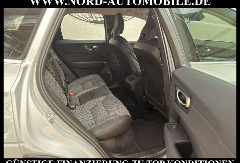 Volvo XC60 XC60 B4 *CORE* AHK*LED*4xSHZ*UPE:58*
