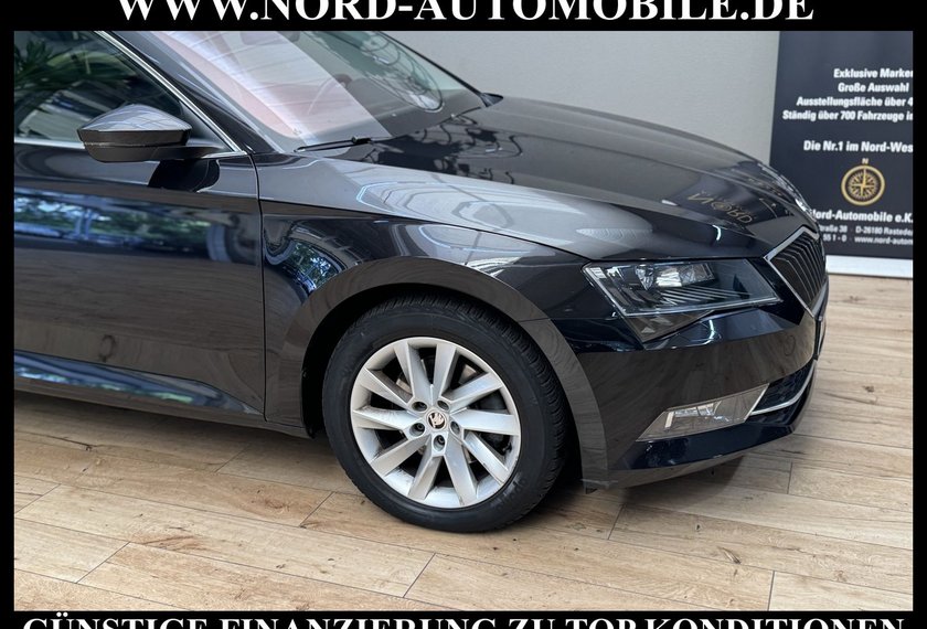 Skoda Superb Superb 2.0 TDI DSG Limo Leder/Navi/Xen/Kamera Pr