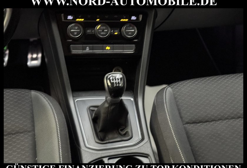 Volkswagen Touran Touran ACTIVE 1.5 TSI Navi/PDC/SHZ/16/App Connec