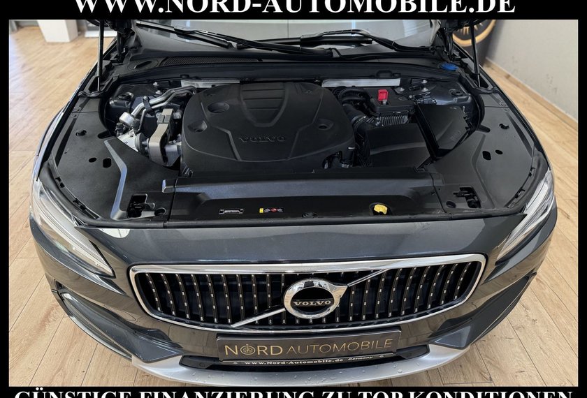 Volvo V90 Cross Country V90 Cross Country Pro AWD *PANO*LEDER*H&amp;K*UPE71