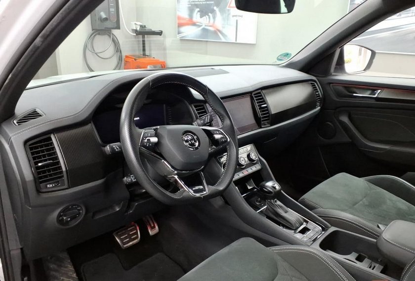 Skoda Kodiaq Kodiaq 2.0 TSI DSG Sportline 4x4 7-Sitzer/AHK/