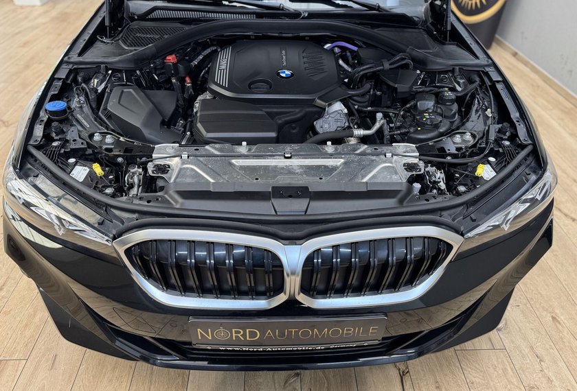 BMW 320 320 d Touring xDrive *LED*AHK*Curved*Shadow*MJ23