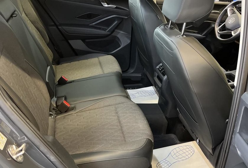 Volkswagen Tiguan Tiguan Life 2.0 TDI 4-MOT DSG*AHK*18Z*DCC*UPE:56