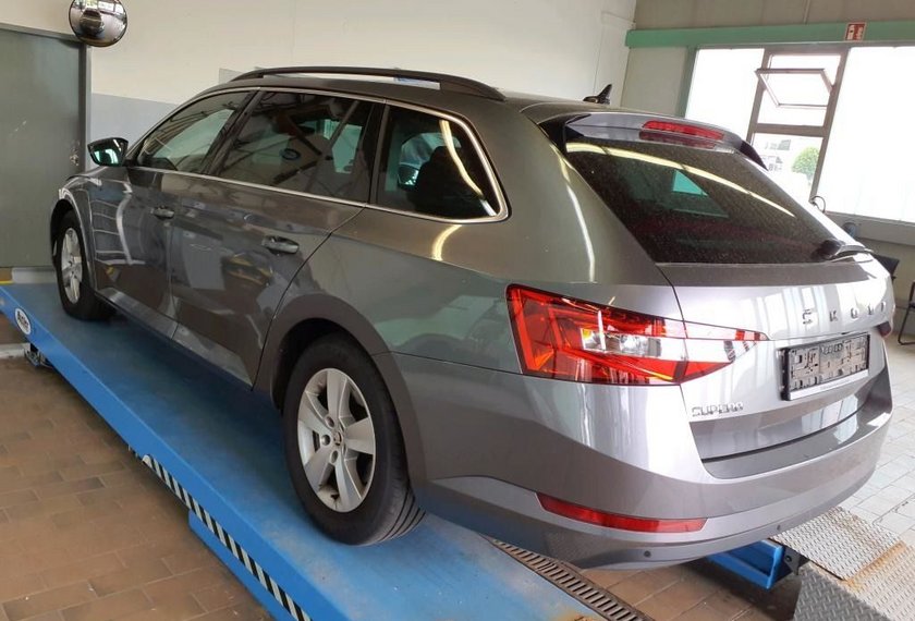 Skoda Superb Superb Combi 2.0 TDI Ambition DSG Kamera/ACC/