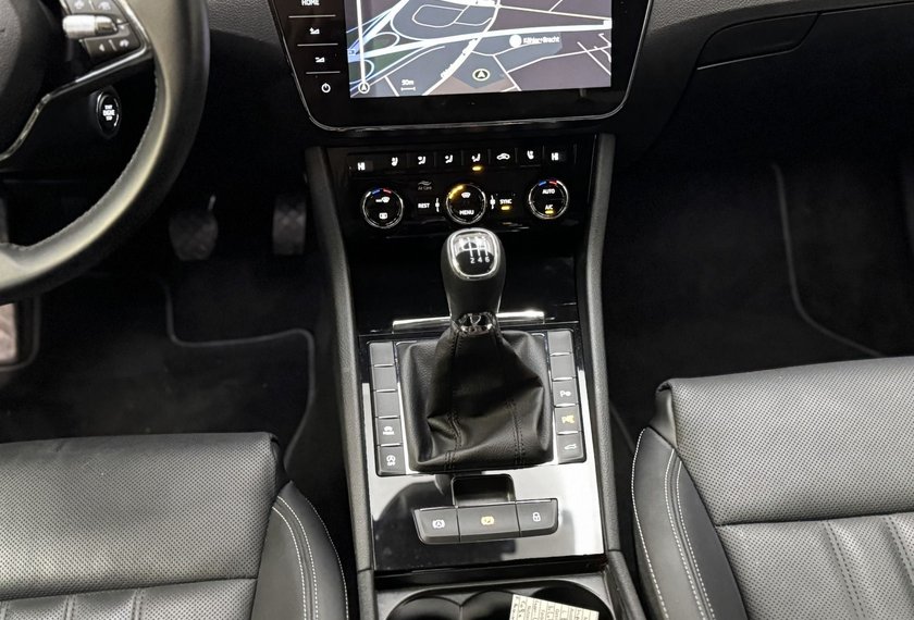 Skoda Superb Superb Combi Laurin &amp; Klement 2.0 TDI AHK/19/ L&amp;