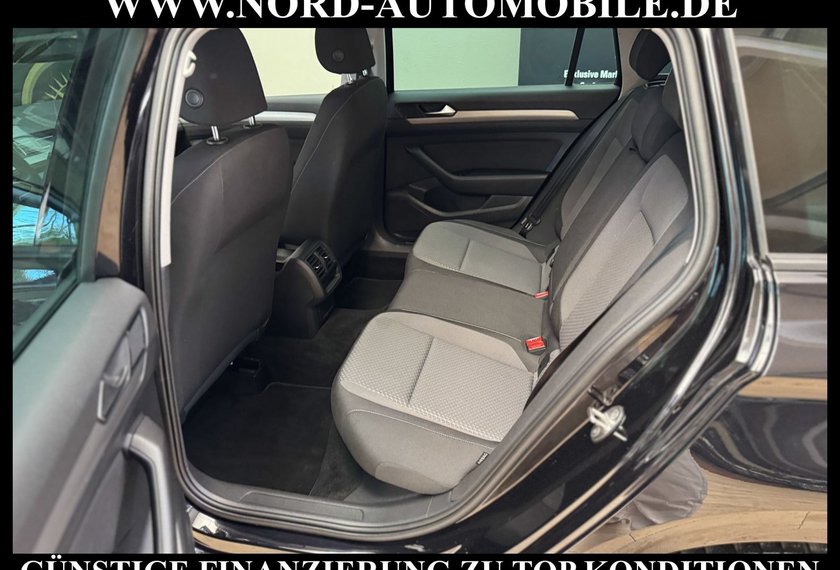 Volkswagen Passat Variant Passat Variant Basic 2.0 TDI DSG Kamera/Navi/LED