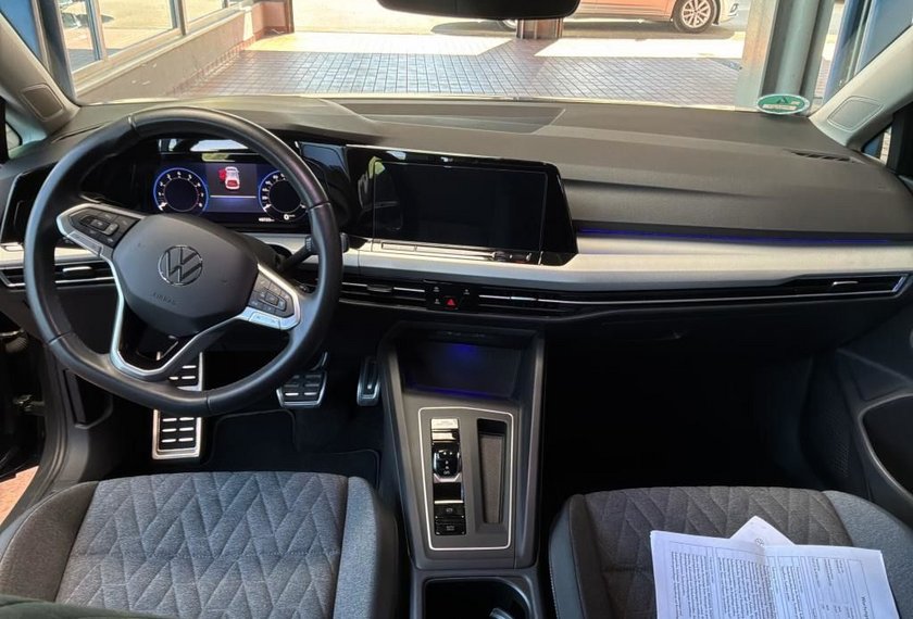 Volkswagen Golf Golf VIII 1.0 eTSI Move DSG Navi/LED/PDC