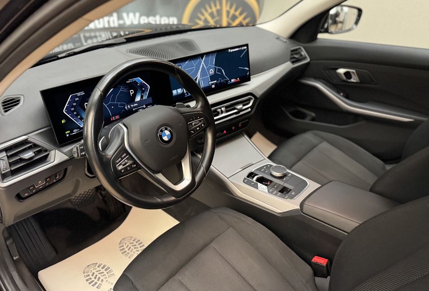BMW 320 320 d Touring xDrive *LED*AHK*Curved*Shadow*MJ23
