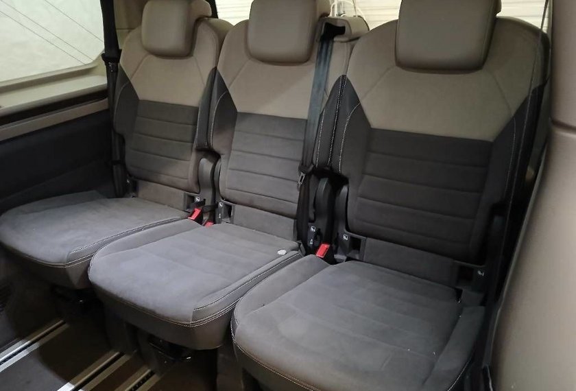 Volkswagen T7 Multivan T7 Multivan STYLE TDI DSG *7-SITZE*AHK*UPE:81*